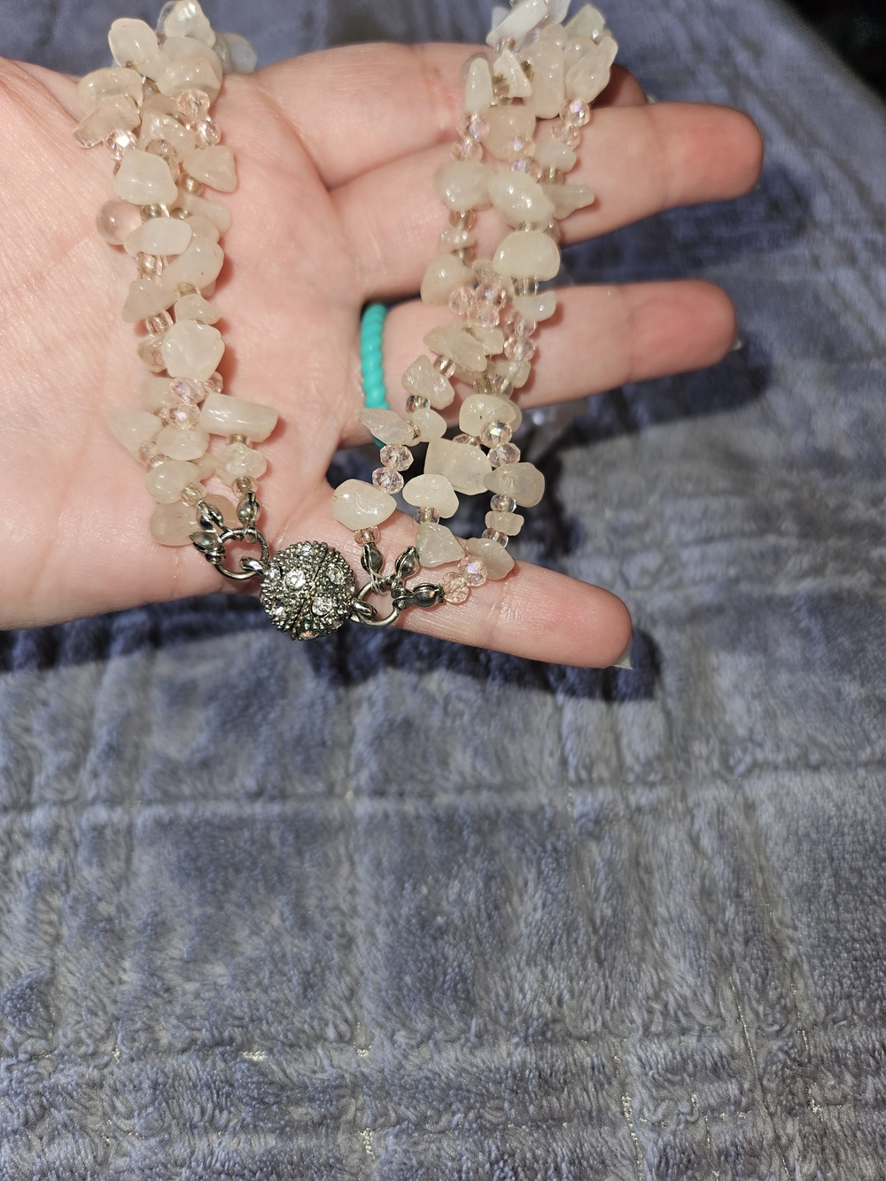 Light Coral Pink Multi-Strand Shell Chip Necklace Bracelet Earring Set - Picture 4 of 9
